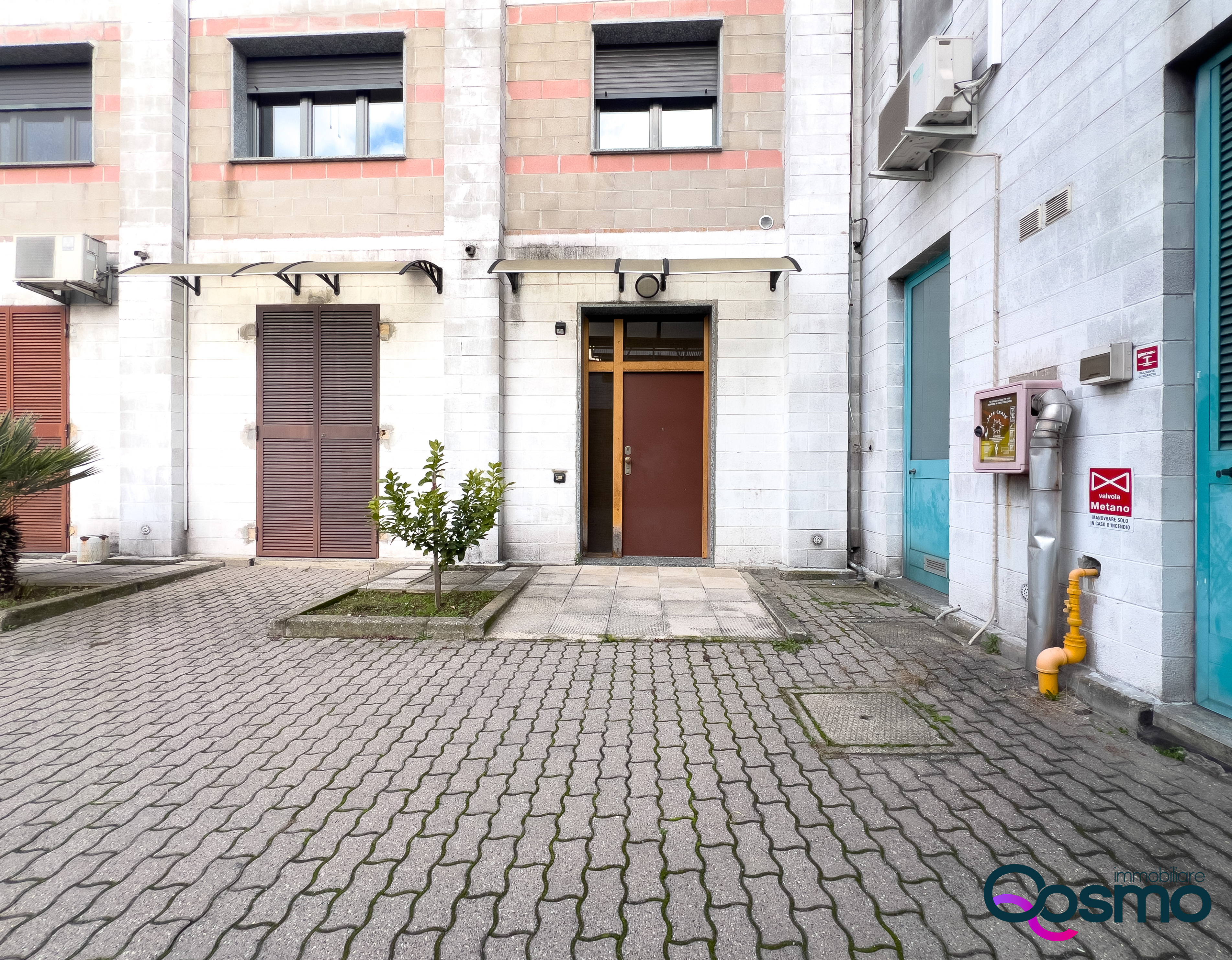 Stabile o palazzo Via P. Togliatti 1, Corsico