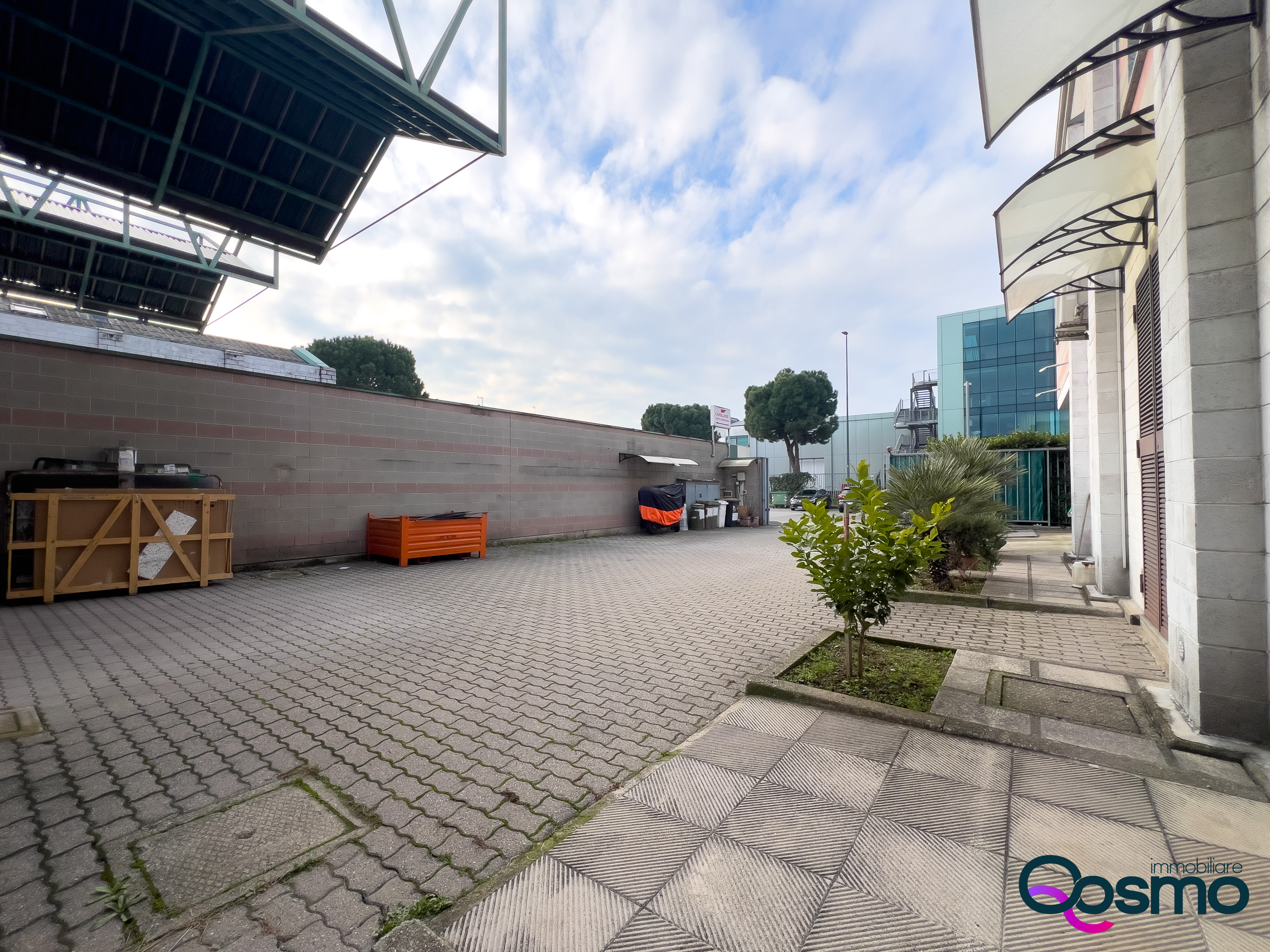 Stabile o palazzo Via P. Togliatti 1, Corsico