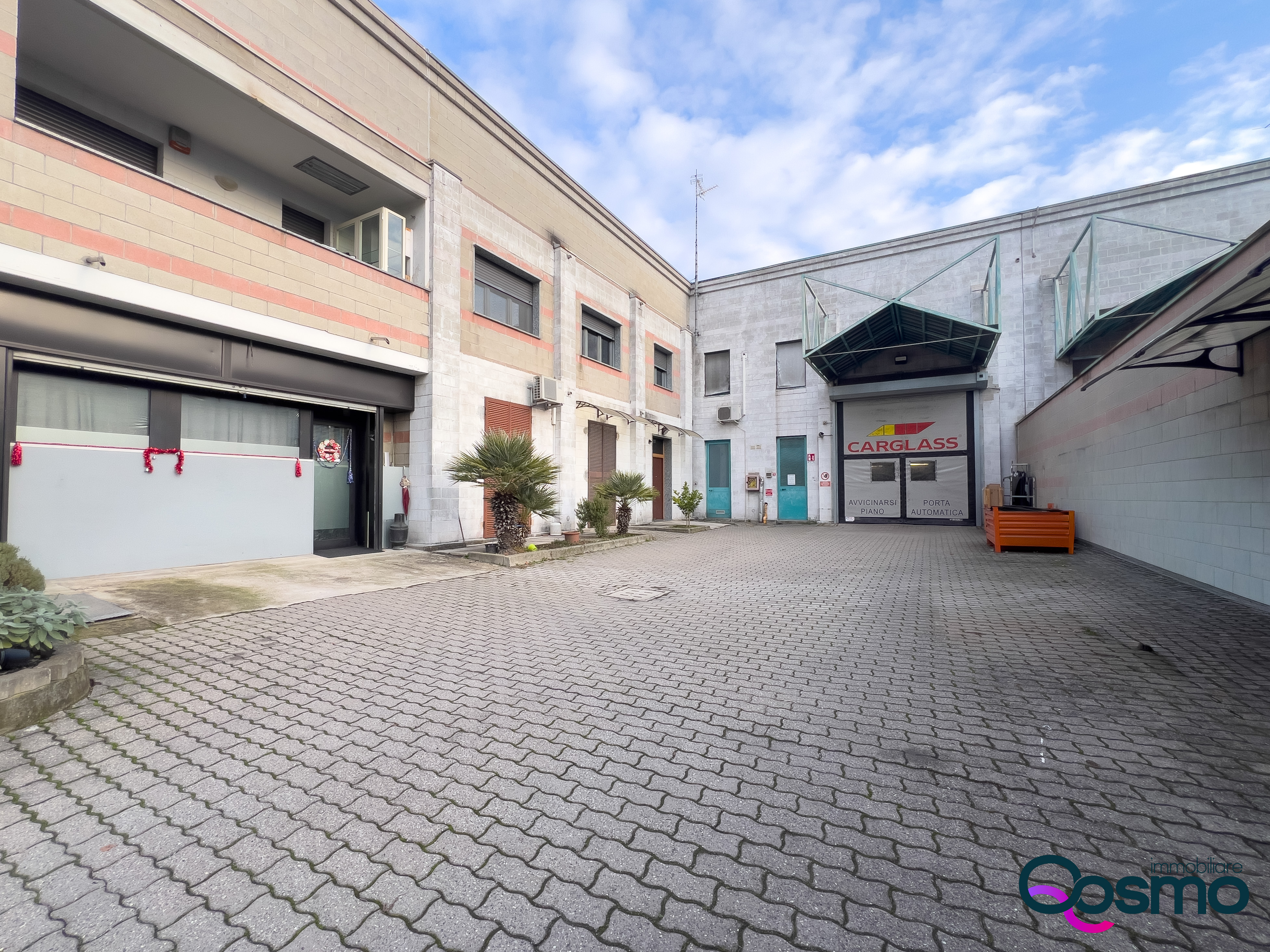 Stabile o palazzo Via P. Togliatti 1, Corsico