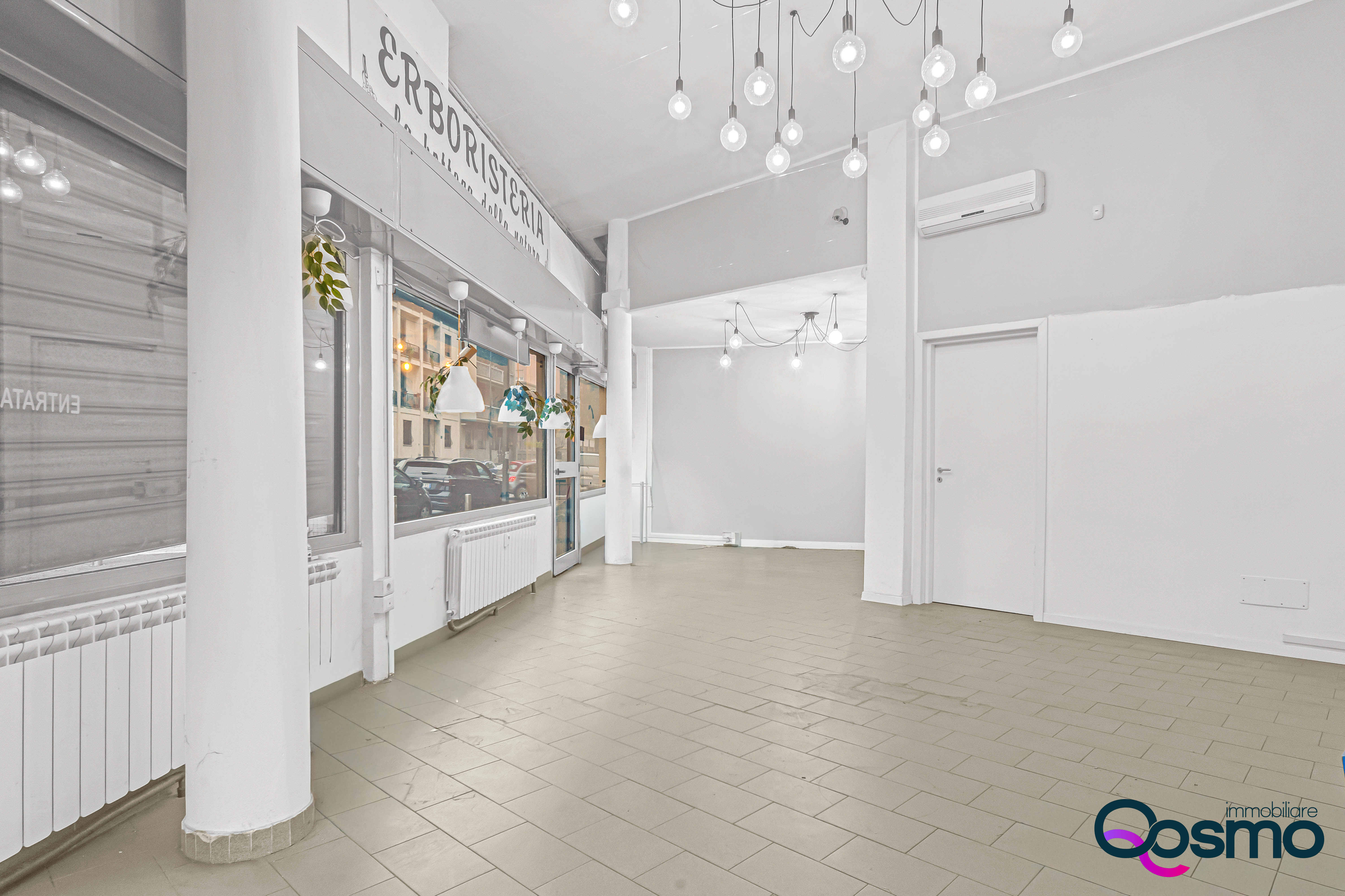 Negozi - Locali commerciali Viale Caterina da Forlì 40, Milano