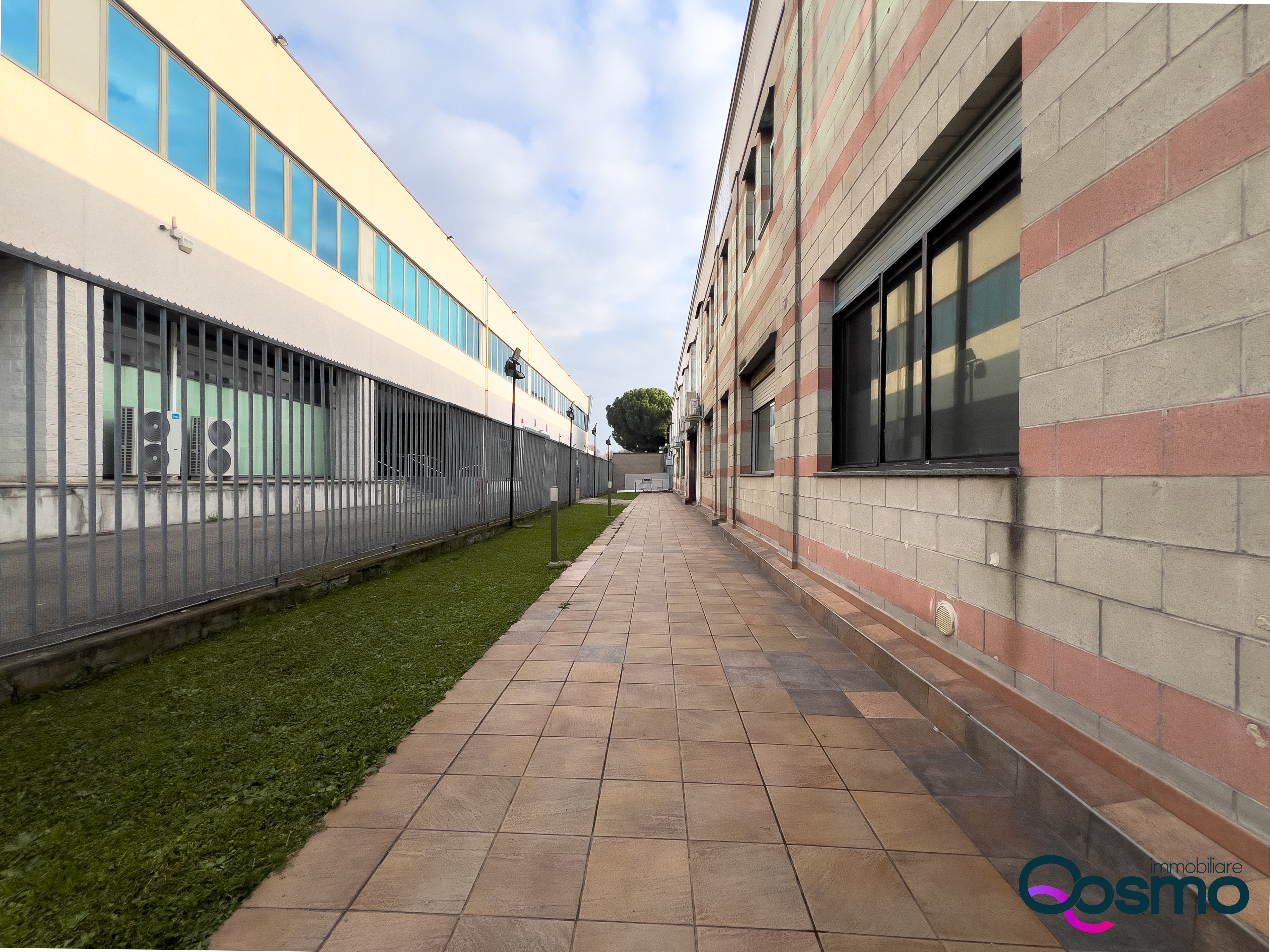 Stabile o palazzo Via P. Togliatti 1, Corsico