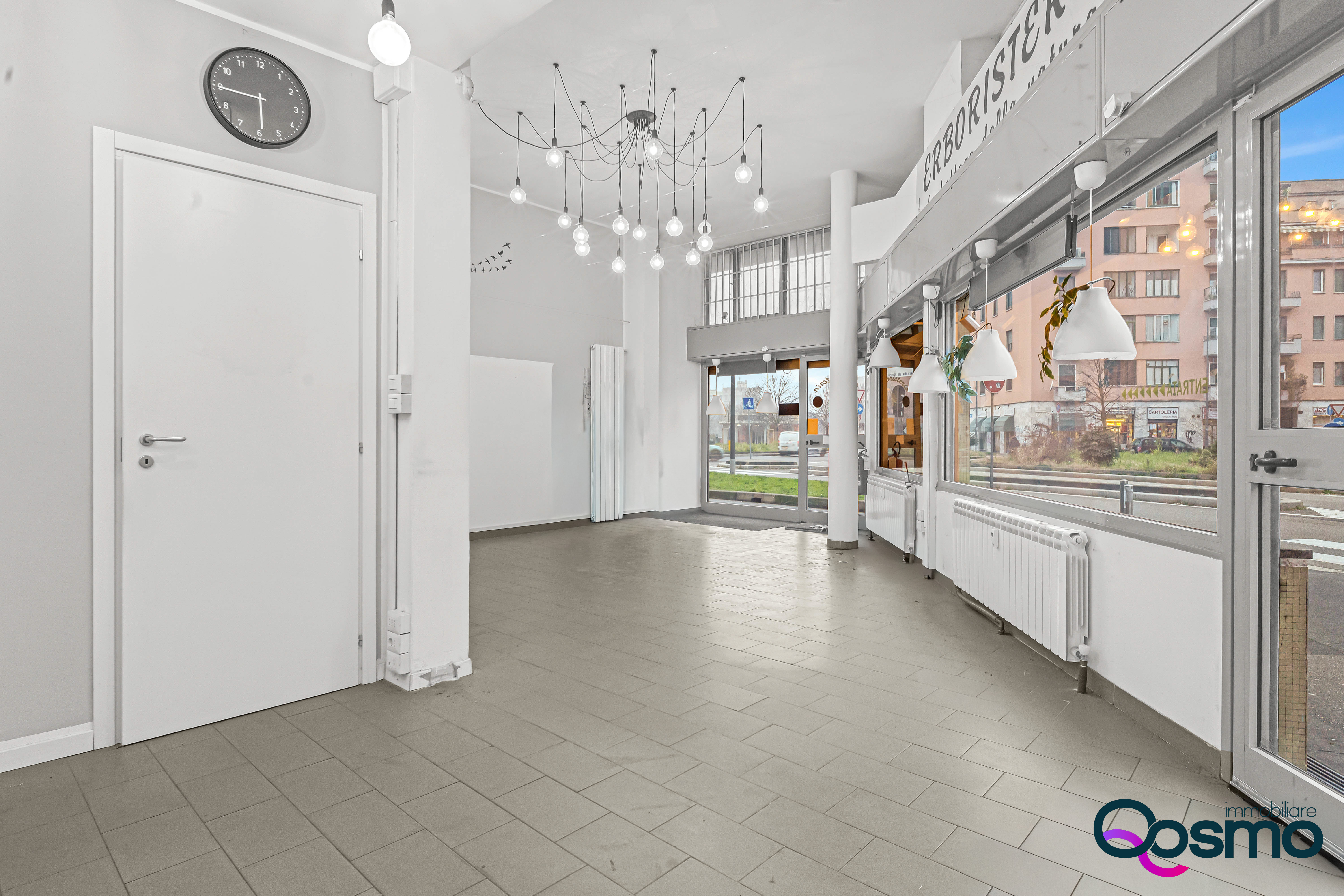 Negozi - Locali commerciali Viale Caterina da Forlì 40, Milano