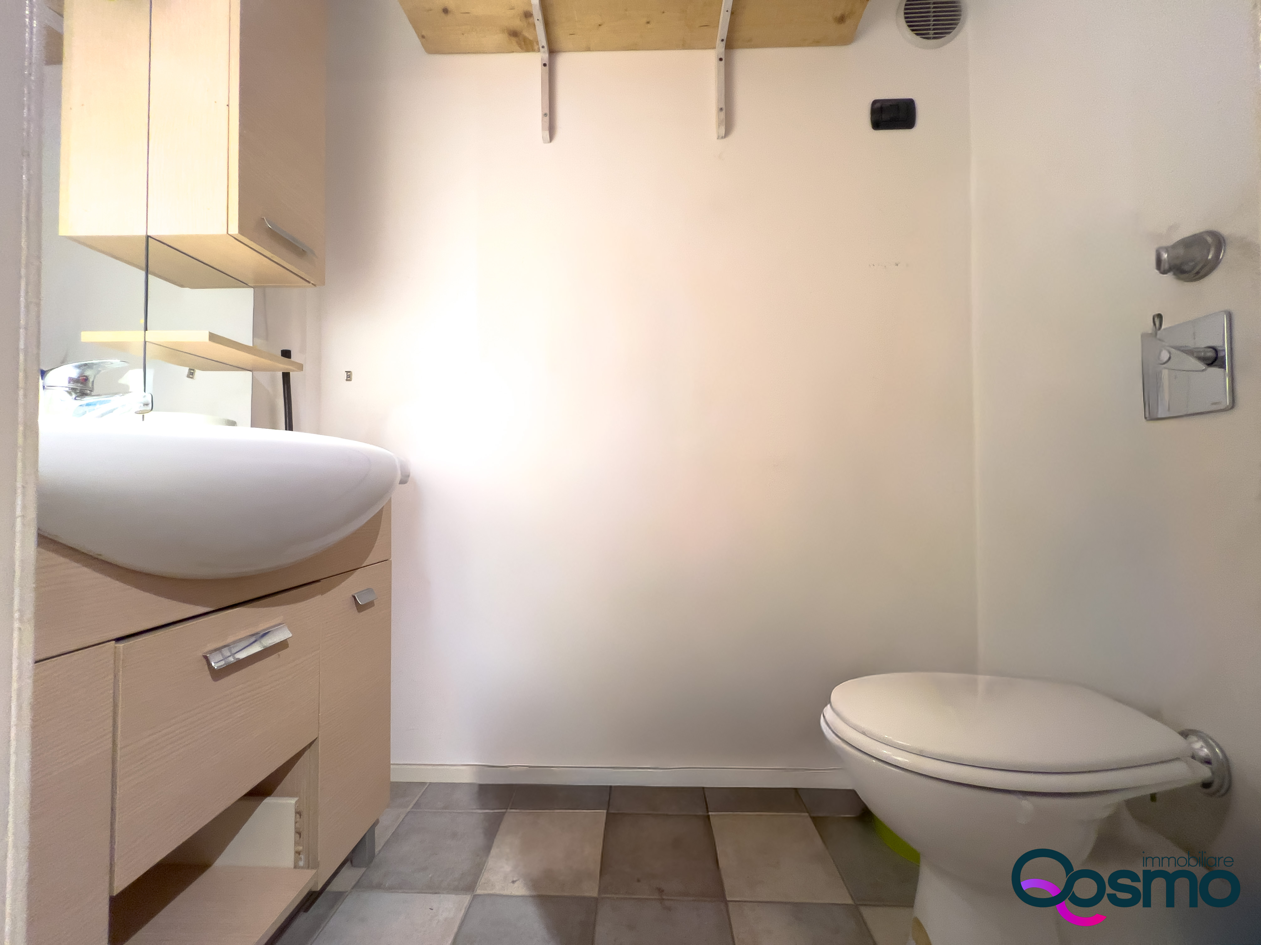 Negozi - Locali commerciali Via Luigi Sacco 5, Milano